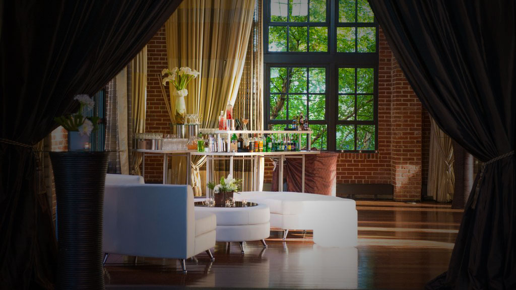 Ritz at Georgetown using Curved Chaise and Curved Ottoman